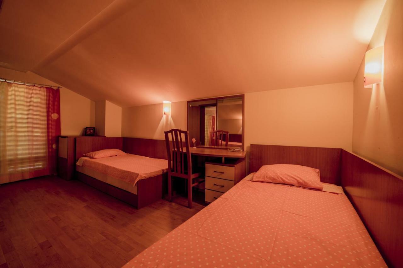Вила Теkето I Vila Teketo Family Guest House Nikolovo Exteriör bild